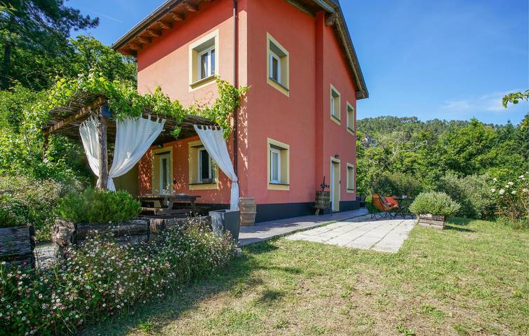 Maison de vacances pour 8 personnes, avec Jardin et Vue à Carro (Liguria)