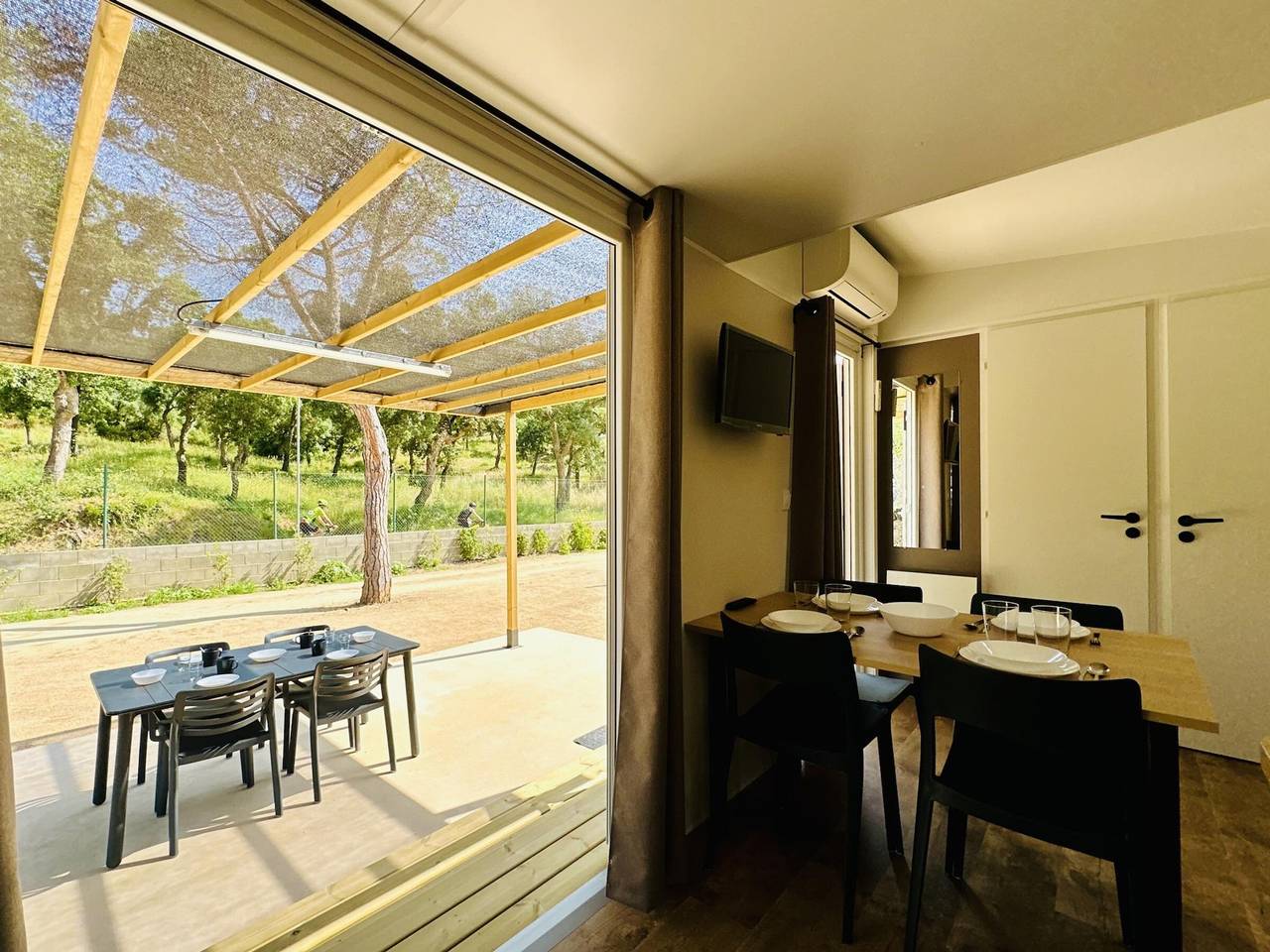 Komfortabler Bungalow mit Pool, in Strandnähe in Llagostera, Costa Brava