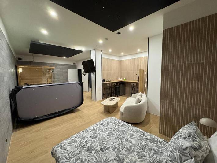 Chambre d’hôte pour 2 personnes, avec vue et terrasse à Thiers - 4