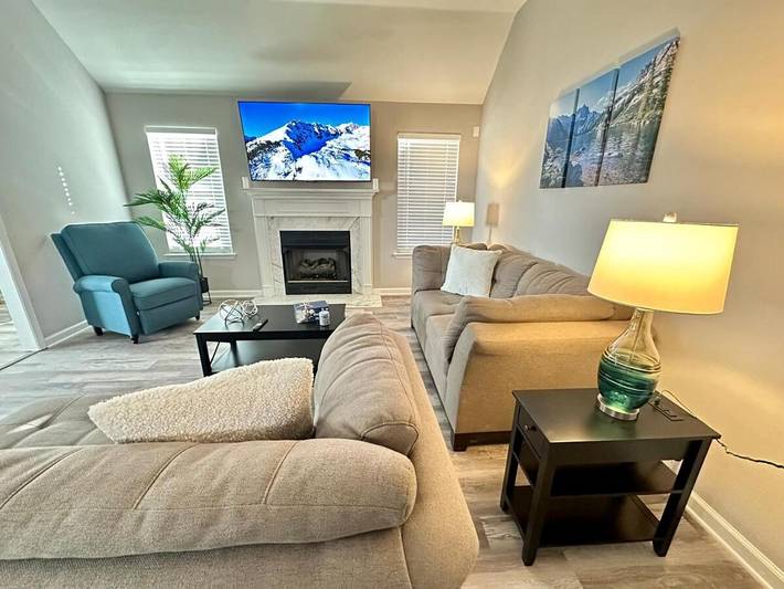 Location de vacances pour 11 personnes, avec jardin à La Vergne