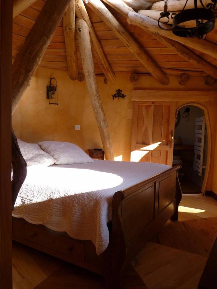 Chambre d’hôte pour 5 personnes, avec piscine ainsi que jardin et vue