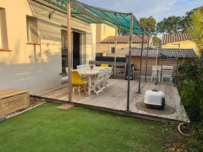 Location de vacances pour 4 personnes, avec terrasse à La Barben