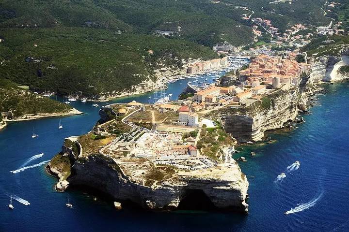 Camping für 5 Personen, mit Terrasse und Pool, mit Haustier auf Korsika - 2