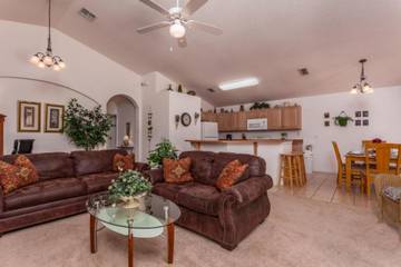 Vacation Home for 10 Guests in Kissimmee, Osceola County, Picture 3