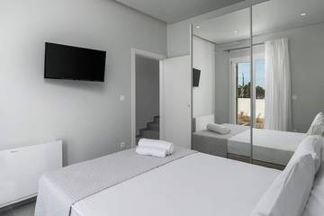 Villa for 5 People in Milos, Cyclades, Photo 2