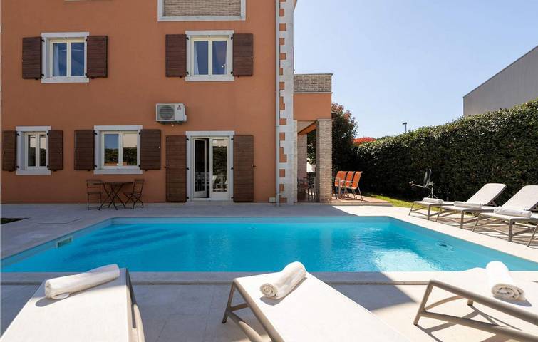 Ferienhaus für 10 Personen, mit Terrasse in Funtana - 4