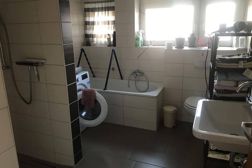 Ganze Wohnung, Familienfreundliche Ferienwohnung mit Stellplatz in Paderborn, Nordrhein-Westfalen