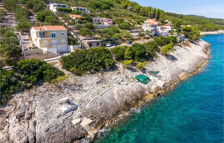 Hus för 5 Personer, med trädgård samt terass och sjöutsikt, barnvänlig i Korčula