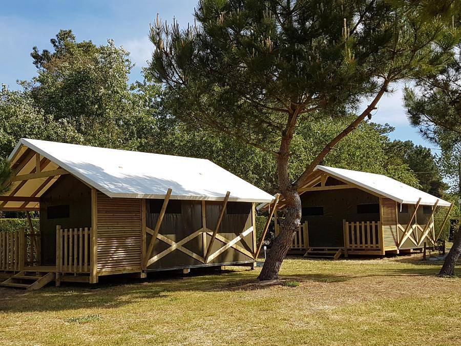 Camping Le Lagon Bleu - Canvas and wooden tent 4 persons - Lodge cambodgia 2 bedrooms in Notre-Dame-de-Monts, Vendée