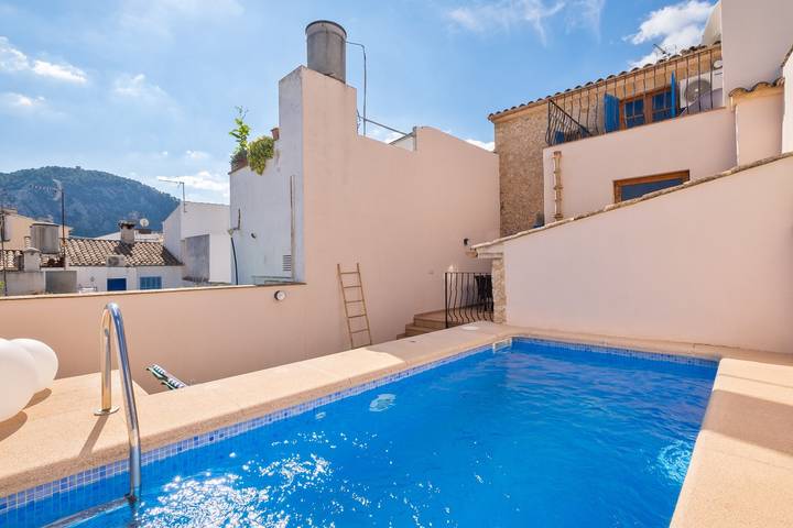 Ferienhaus für 5 Personen, mit Balkon/Terrasse und Pool - 1