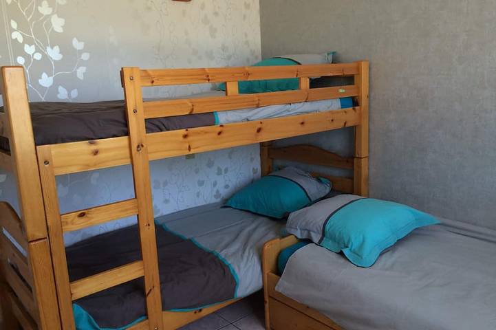 Location de vacances pour 5 personnes, avec terrasse ainsi que jacuzzi et jardin à Lesparre-Médoc - 3