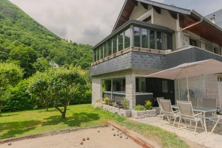 Casa rural con piscina para 18 personas, con Balcón y Jacuzzi además de Terraza y Jardín en Parque nacional de Ordesa y Monte Perdido - 4