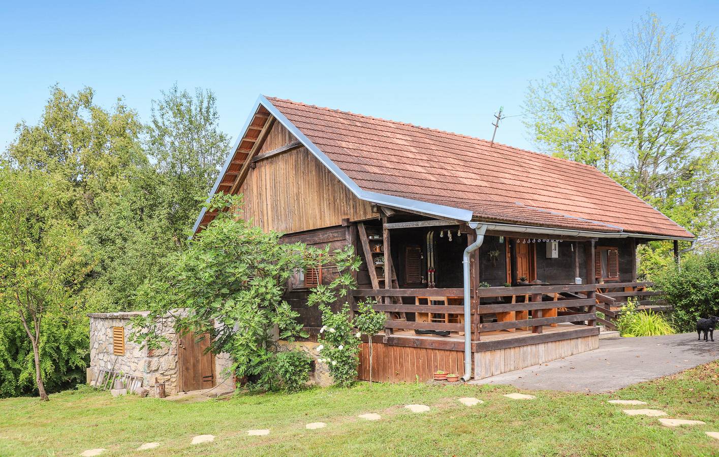Charmant appartement van 73 m² met zwembad en terras, op 1,5 km van de rivier de Kupa in Karlovac region