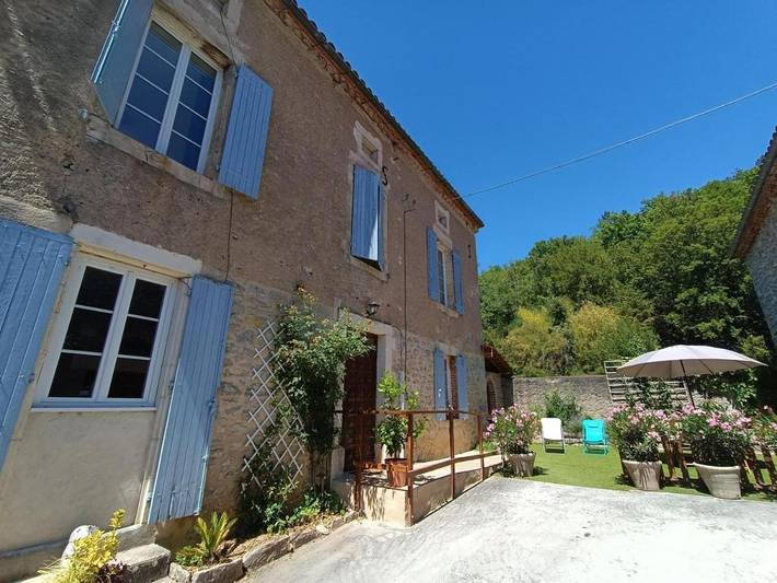 Cottage pour 2 personnes, avec jardin ainsi que sauna et piscine à Saint-Vincent-Rive-d'Olt
