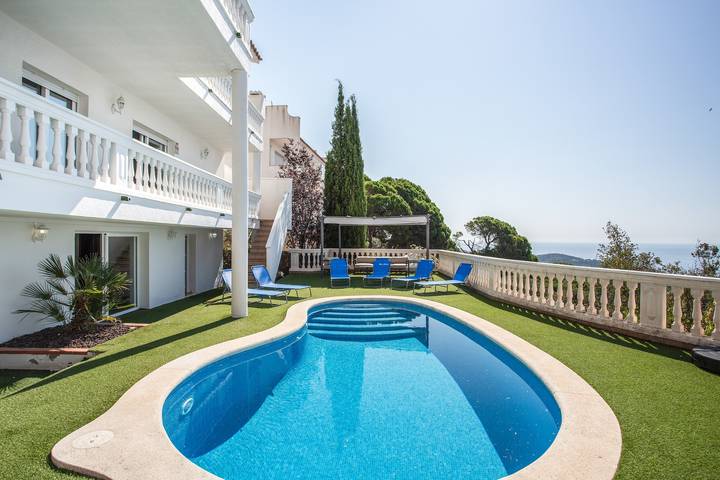 Chalet para 10 personas, con Balcón además de Jacuzzi y Jardín en Provincia de Gerona