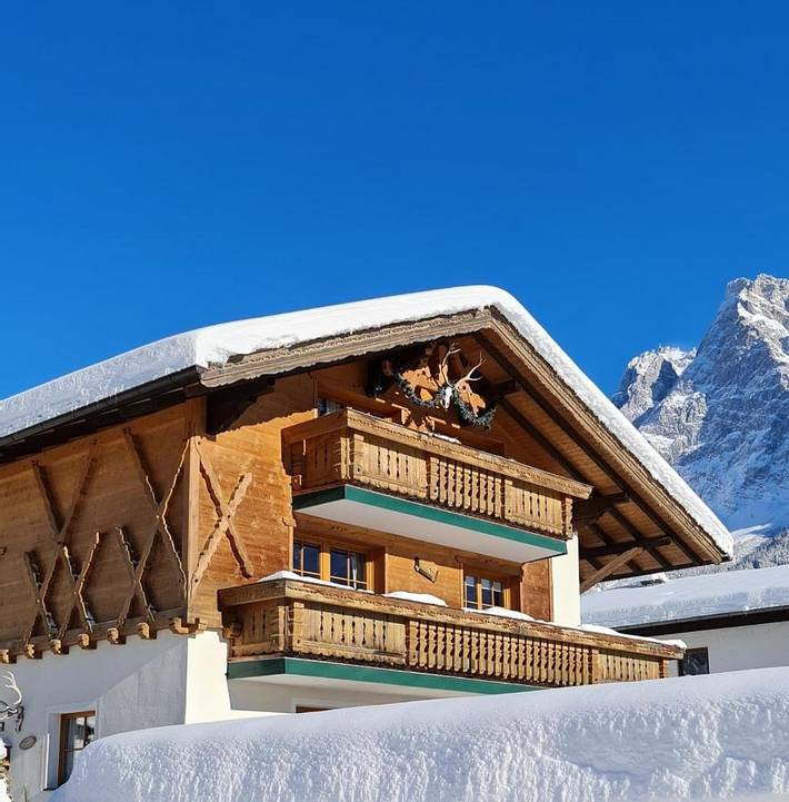 Ferienwohnung für 2 Personen, mit Balkon und Ausblick in Ehrwald - 2