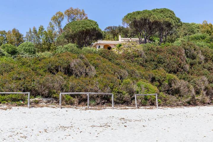 Villa for 8 people, with Balcony/Terrace and Garden in Simius
