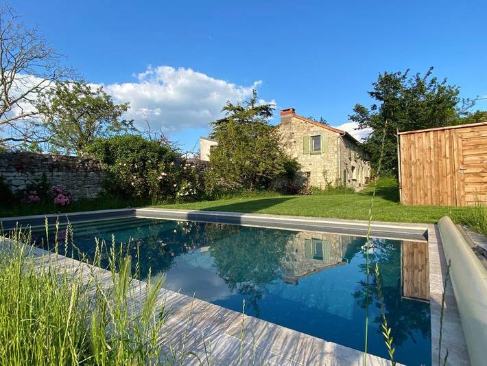 Cottage pour 10 personnes, avec piscine ainsi que jardin et vue à Berrie
