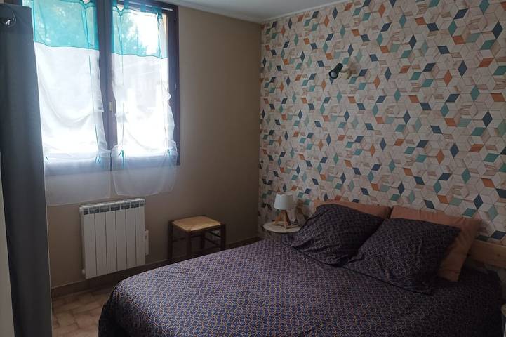 Appartement de vacances pour 4 personnes, avec piscine et jacuzzi ainsi que jardin et terrasse