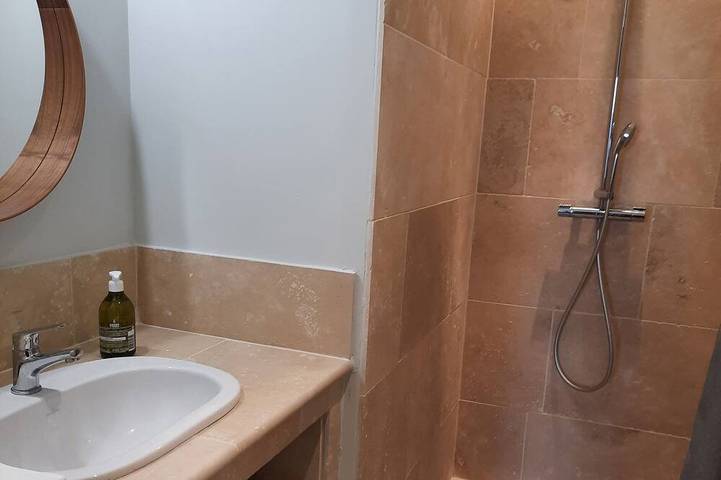 Gîte pour 6 personnes, avec jardin à Saint-Maximin (Nimes) - 4