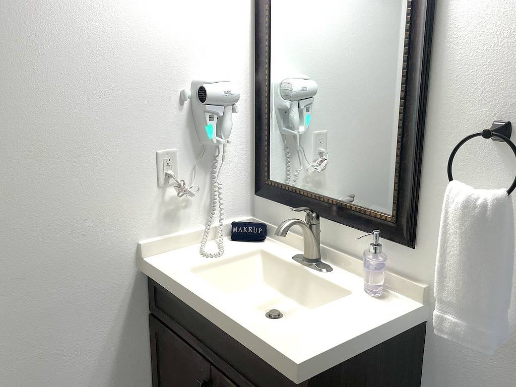 Ganze Wohnung, Schönes, neues, geräumiges Studio in der Nähe von Kailua Kona mit Panoramablick in Kailua-Kona, North Kona