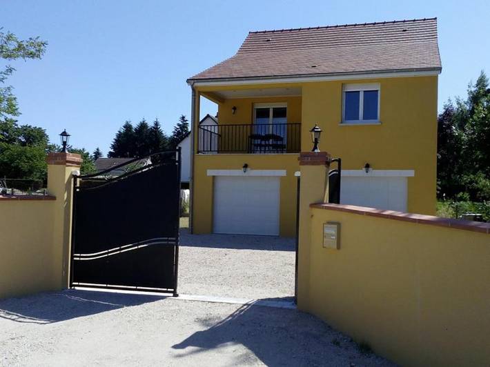 Location de vacances pour 6 personnes, avec Terrasse ainsi que Jardin et Vue à Huisseau-sur-Cosson