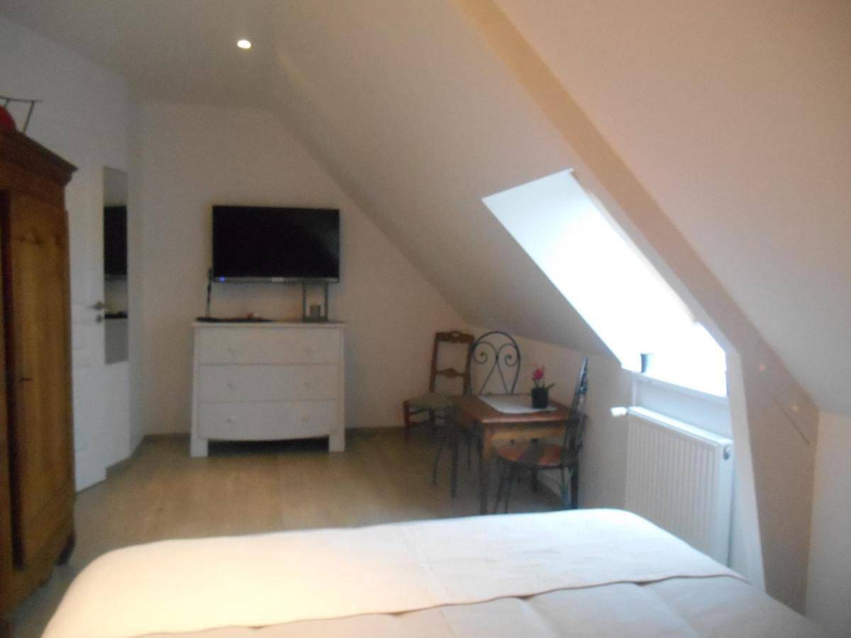 Appartement de vacances entier, Two-Bedroom Suite in Château-du-Loir, Vallée de la Loire
