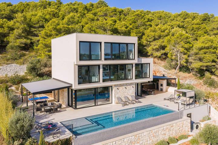 Villa pour 15 personnes, avec terrasse, animaux acceptés dans Vis - 2