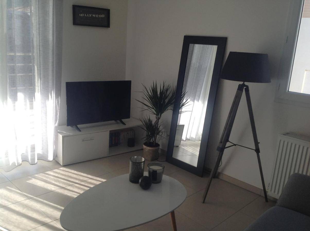 Appartement entier, Apartment in Sarrola-Carcopino, Région d'Ajaccio