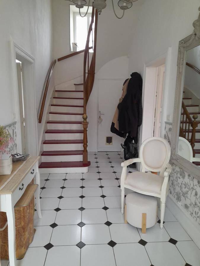 Gîte pour 2 personnes, avec jardin ainsi que terrasse et vue à La Suze-sur-Sarthe - 2