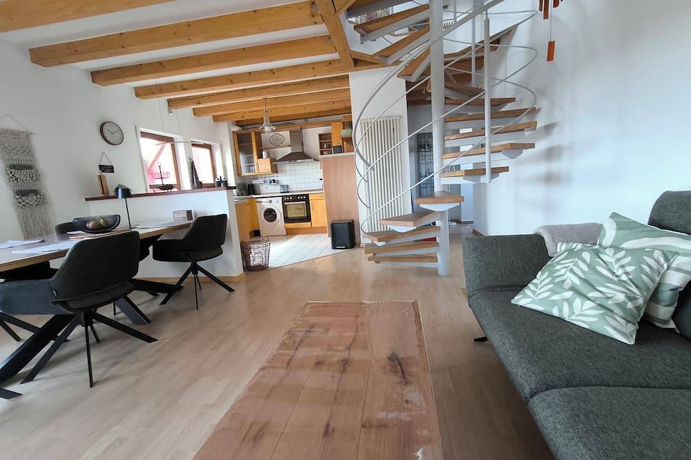 Ganze Wohnung, Geräumige Ferienwohnung (90 qm) zum Wohlfühlen auf 2 Ebenen mit Balkon in Vielbrunn, Michelstadt