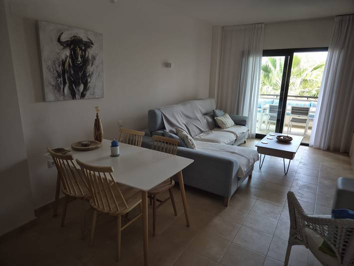 Ganze Wohnung, Apartment „Casa Wood“ mit Gemeinschaftspool, privater Terrasse und WLAN in Hacienda del alamo, Fuente Alamo de Murcia