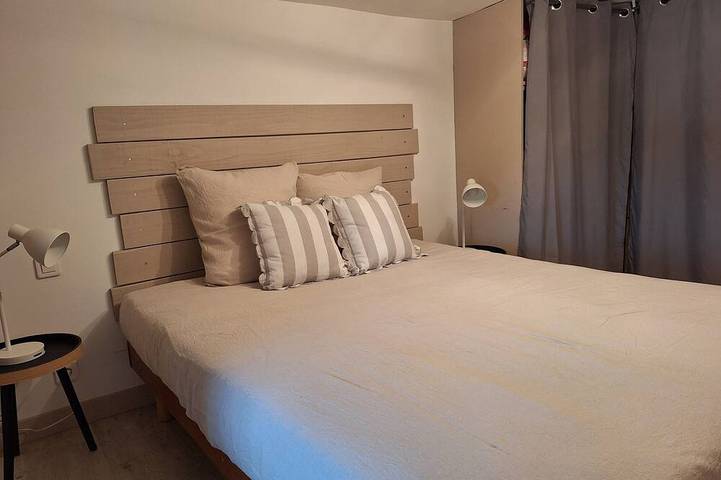 Location de vacances pour 14 personnes, avec jardin à Champagnolles - 3