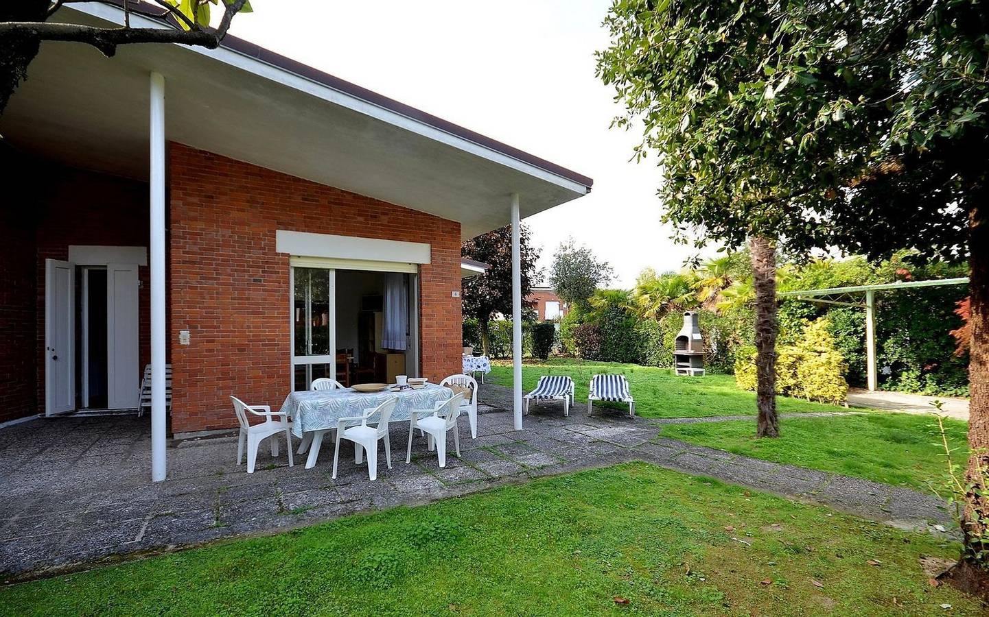 Ferienhaus mit privatem Garten und Terrasse in Bibione, Venedig Provinz