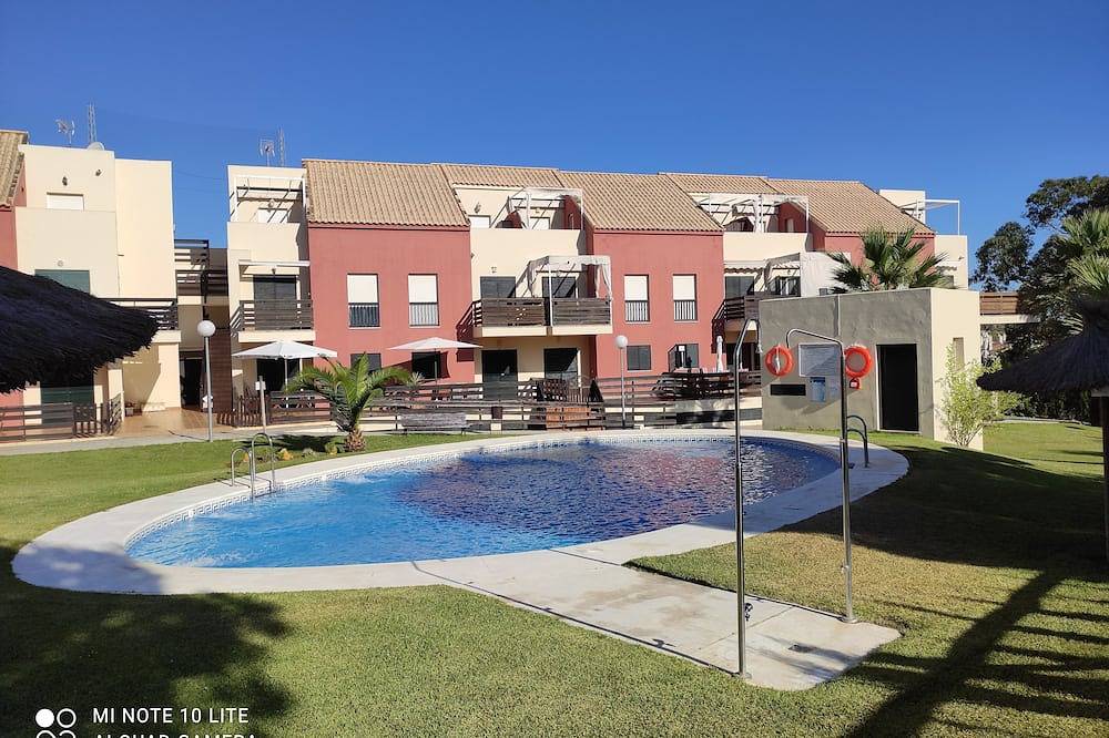 Apartamento entero, Confortable ático ubicado en el centro del campo de golf de Islantilla in Islantilla, Lepe