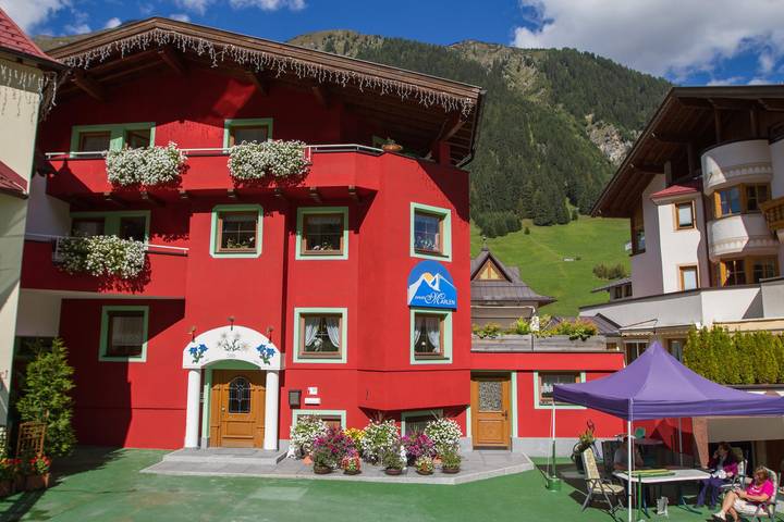 Ganze Ferienwohnung, Enzian Doppelzimmer mit Dusche, Wc in Ischgl, Verwall