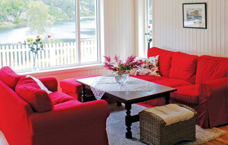 Ferienhaus für 7 Personen mit Terrasse in Lyngdal