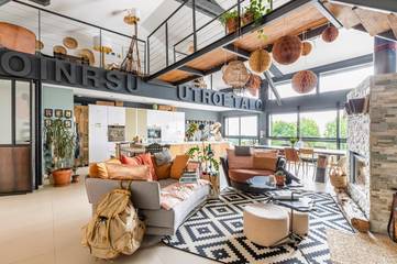 Gîte pour 4 personnes, avec piscine ainsi que terrasse et jacuzzi dans Saint-Jean-de-Touslas