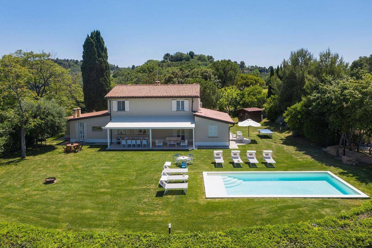 Villa with Private Pool in Pesaro, Valle del Metauro