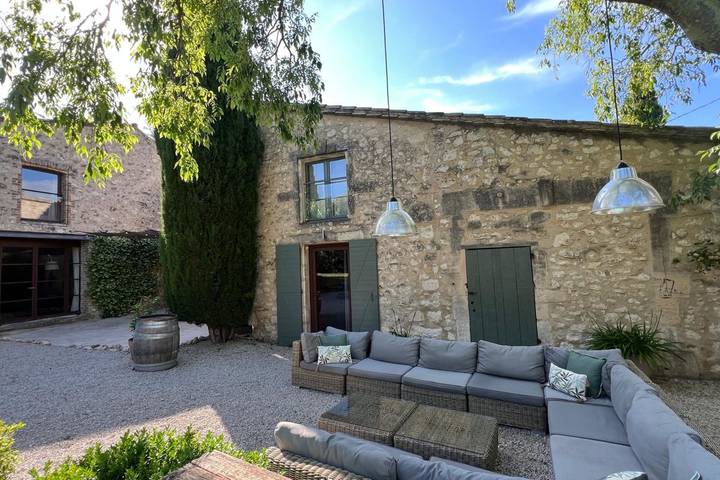 Location de vacances pour 14 personnes, avec jardin et piscine à Eygalières - 2