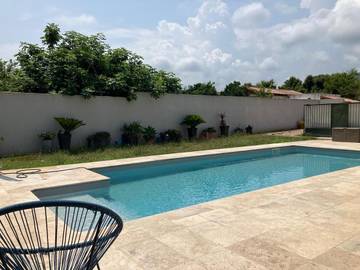 Gîte pour 4 personnes, avec piscine et terrasse à Castellare-di-Casinca