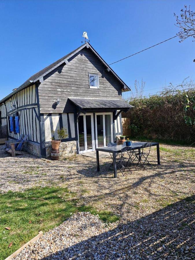 Location de vacances pour 5 personnes, avec jardin ainsi que vue et piscine à Conteville - 4
