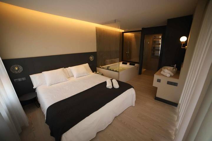 Casa rural para 4 personas, con Balcón y Jacuzzi además de Terraza y Vistas en Villafranca de Cid
