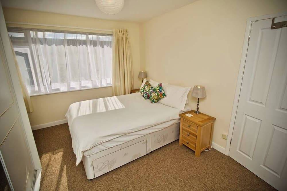 Ringswell Gardens Room 2 Kingsize in Bath, Bath & North East Somerset