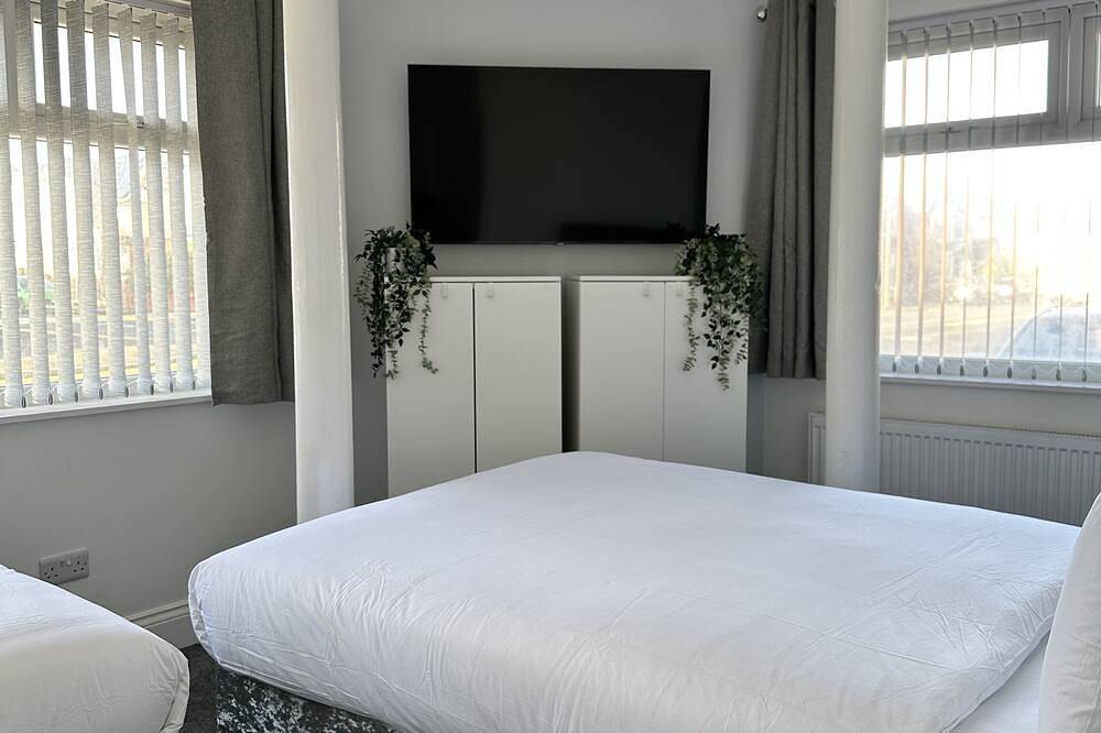 Entire apartment, Granada Apartments Holmfield Rd flat 1 ground floor in Blackpool Pleasure Beach, North West England