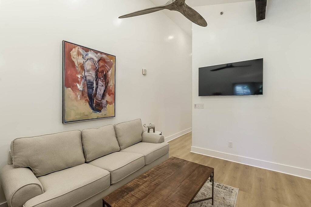 Ganze Wohnung, The Ellen Downtown Condo | Host Gatherings | Walk to Stadium in Tuscaloosa, Tuscaloosa County