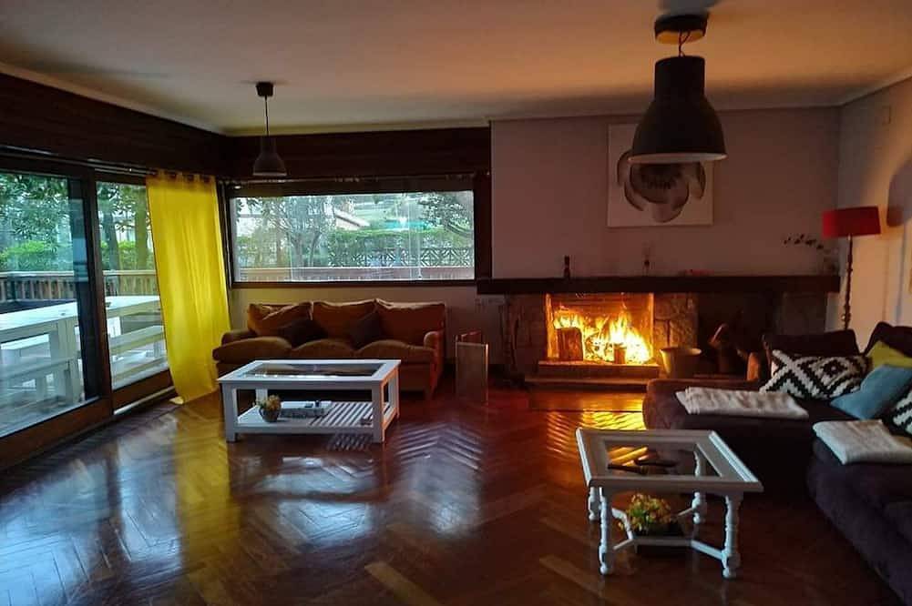 9 Rooms. 600 sqm house. 3000 sqm garden. 500 sqm Parking. in Getxo, Basque Coast (Spain)
