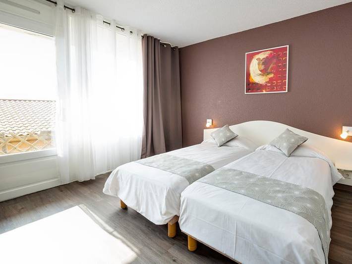 Camping pour 6 personnes, avec bassin pour enfant dans les Alpes maritimes - 4