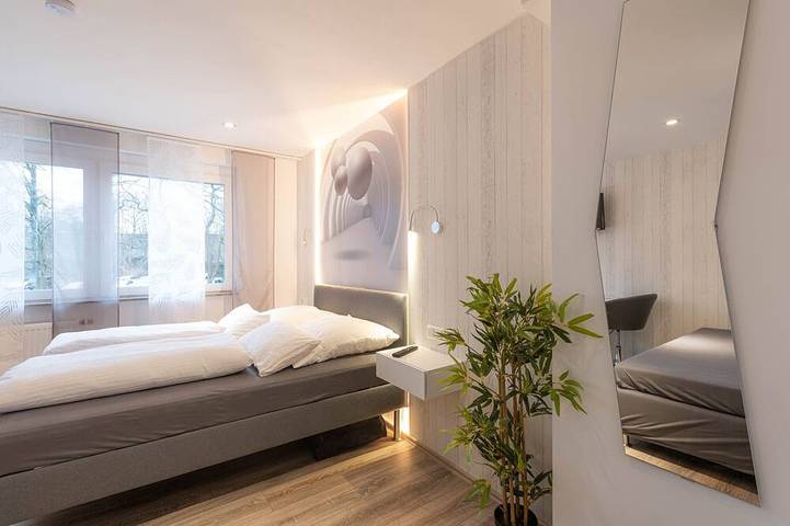 Ganze Wohnung, Apartment-Eigenes Badezimmer-Gartenblick-Zimmer103 in Leverkusen, Bergisches Land