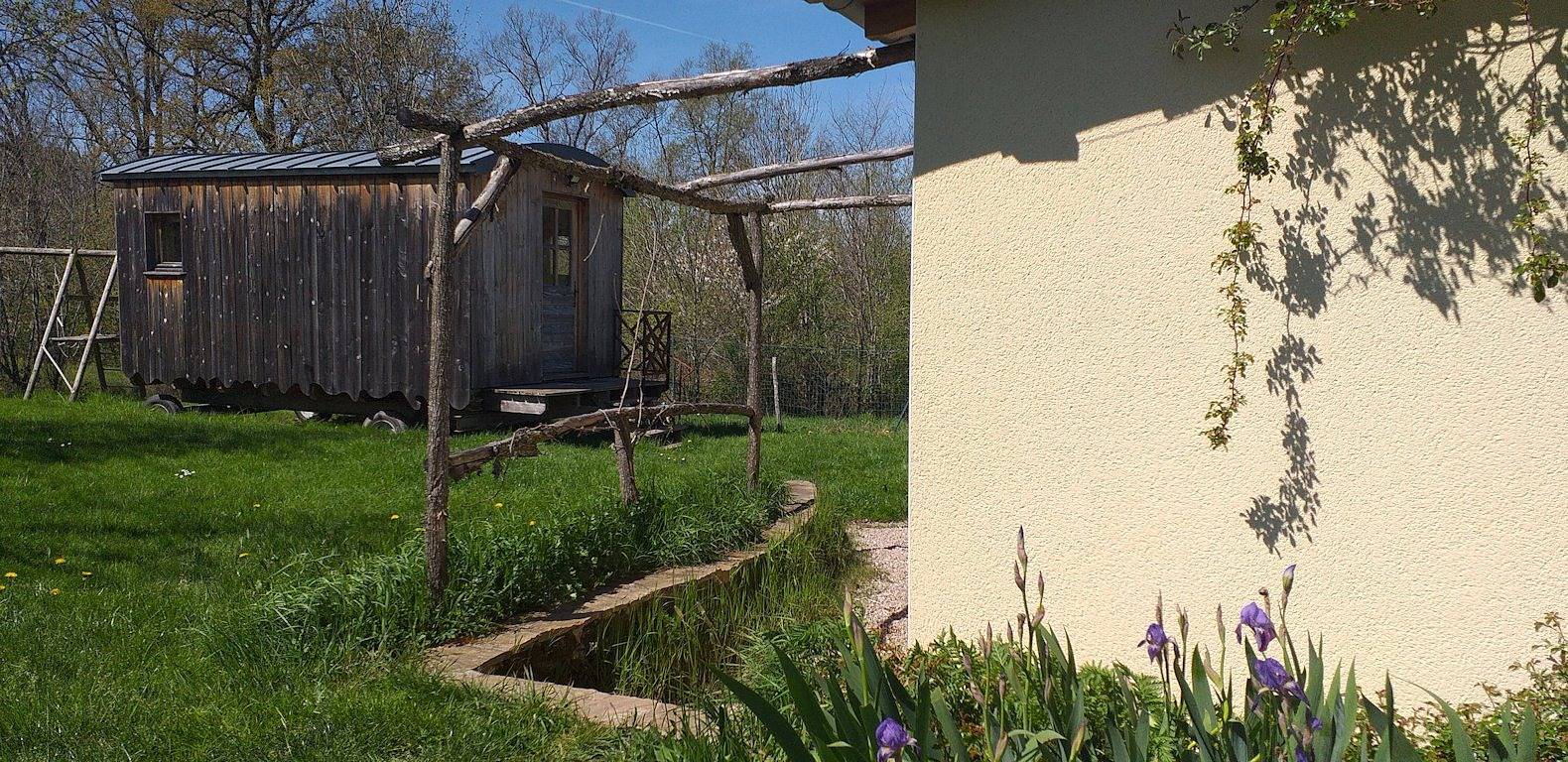 Roulotte à la ferme - Tipi in Puy-d'Arnac, Massif central